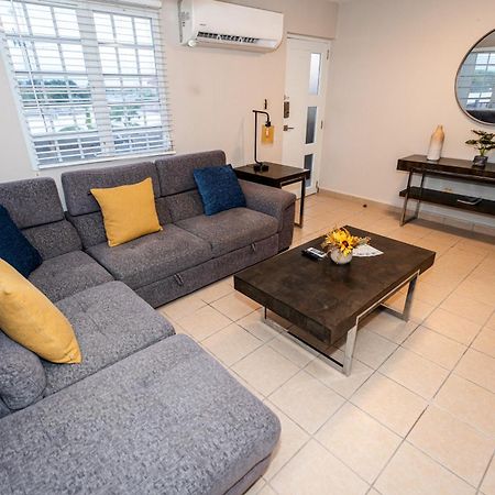 Luxury Retreat With Private Jacuzzi And Mountain Views Free Parking Lägenhet Ponce Exteriör bild