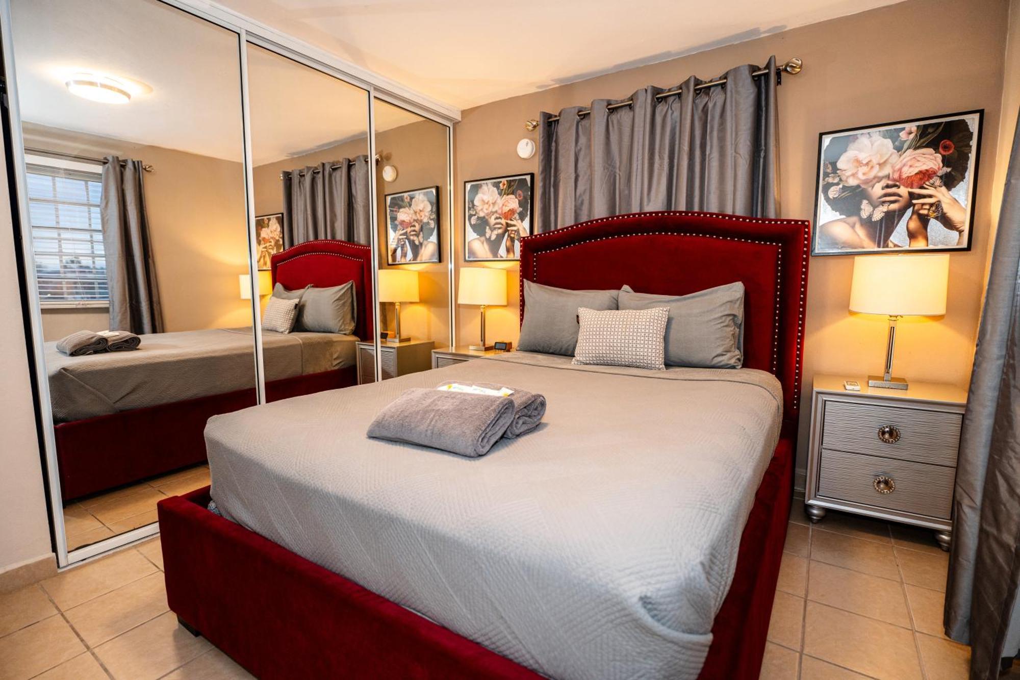 Luxury Retreat With Private Jacuzzi And Mountain Views Free Parking Lägenhet Ponce Exteriör bild