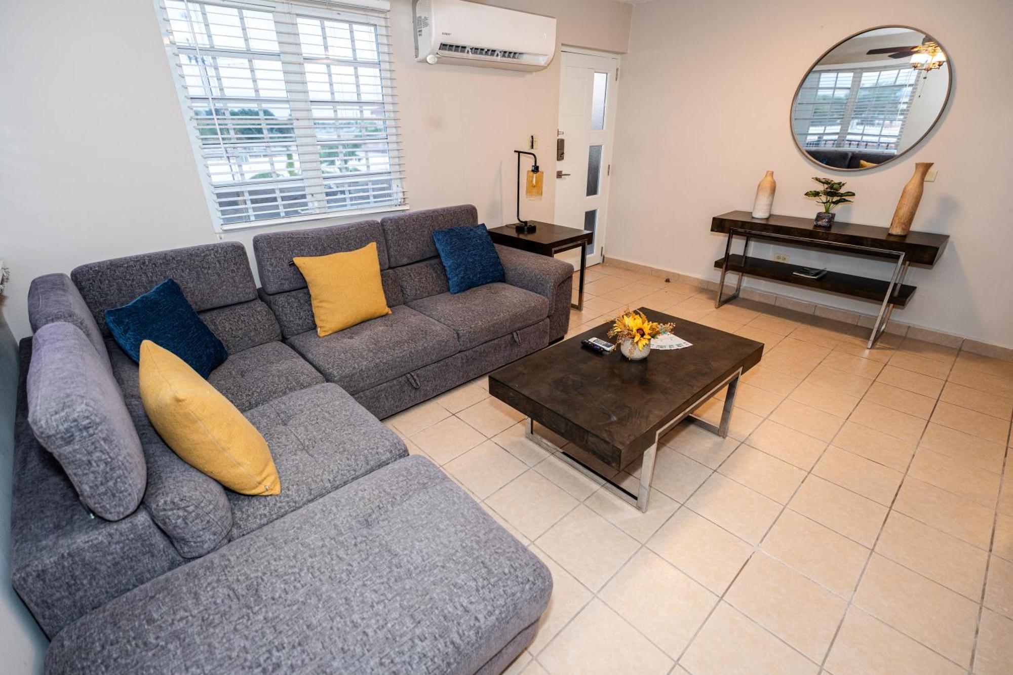 Luxury Retreat With Private Jacuzzi And Mountain Views Free Parking Lägenhet Ponce Exteriör bild