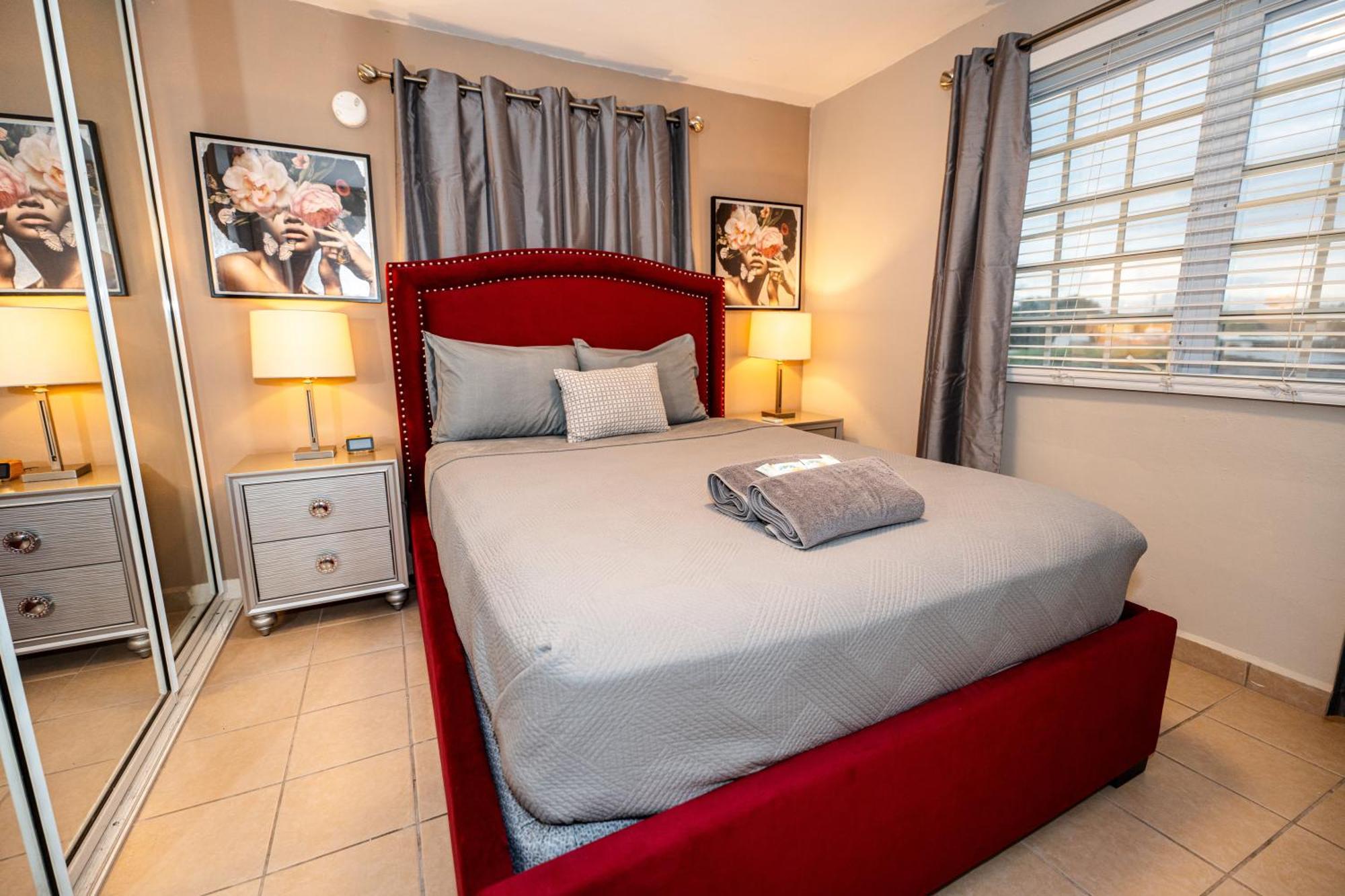 Luxury Retreat With Private Jacuzzi And Mountain Views Free Parking Lägenhet Ponce Exteriör bild